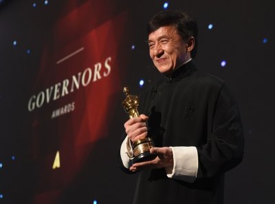 AC JACKIE CHAN HONORARY OSCAR 2016 11 12